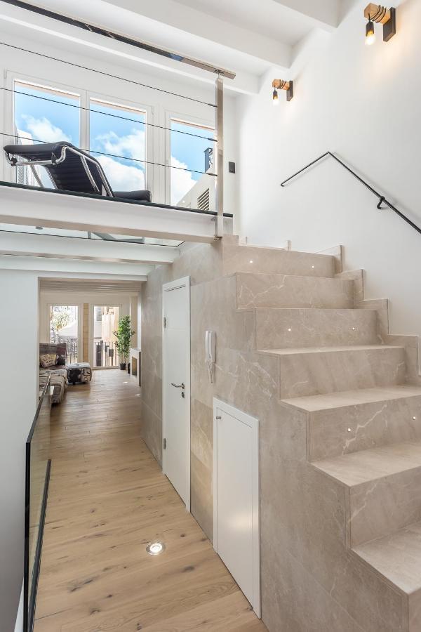 Designer Loft With Terrace In Prime Location Lejlighed